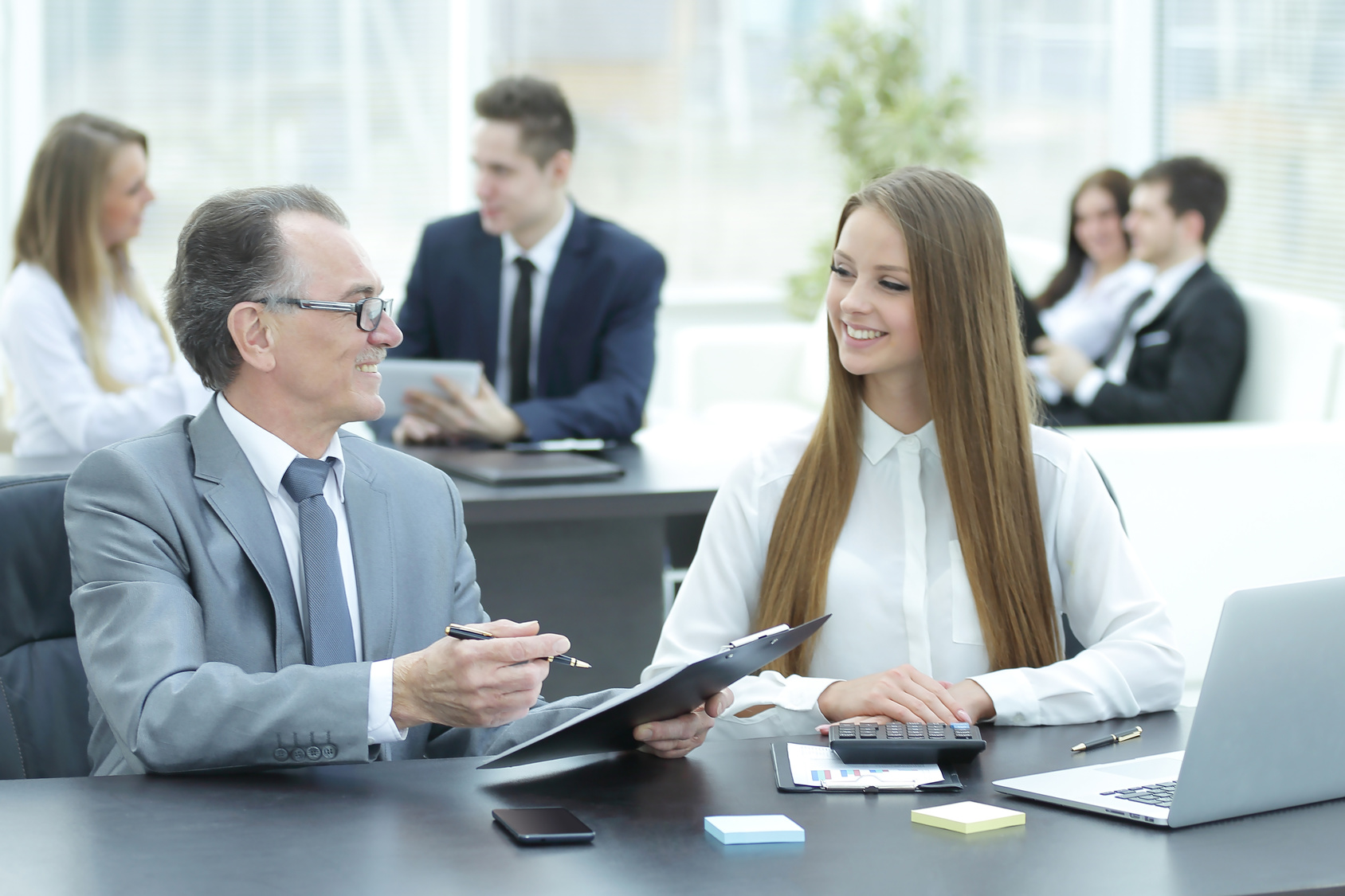 「代替案」の読み方は？ビジネスでの使い方と英語表現の例文も | TRANS.Biz