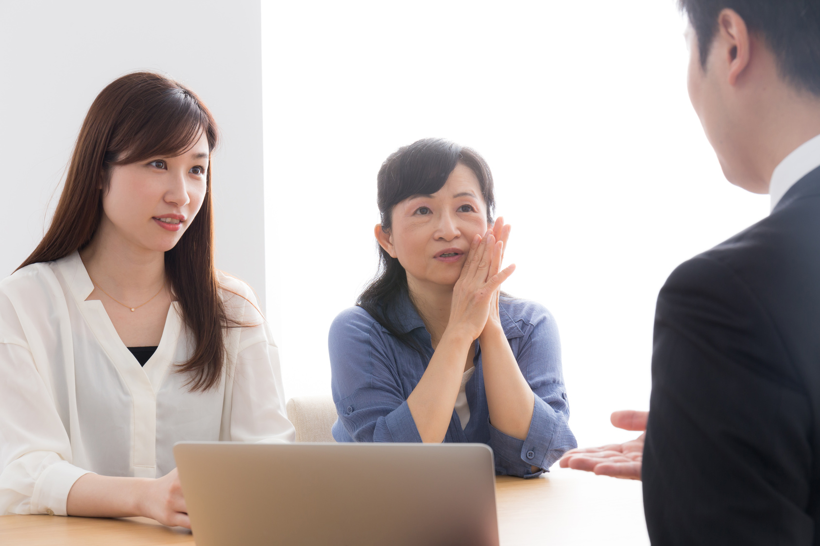 「世帯主」の意味とは？実家や一人暮らしでの決め方・変更方法も | TRANS.Biz