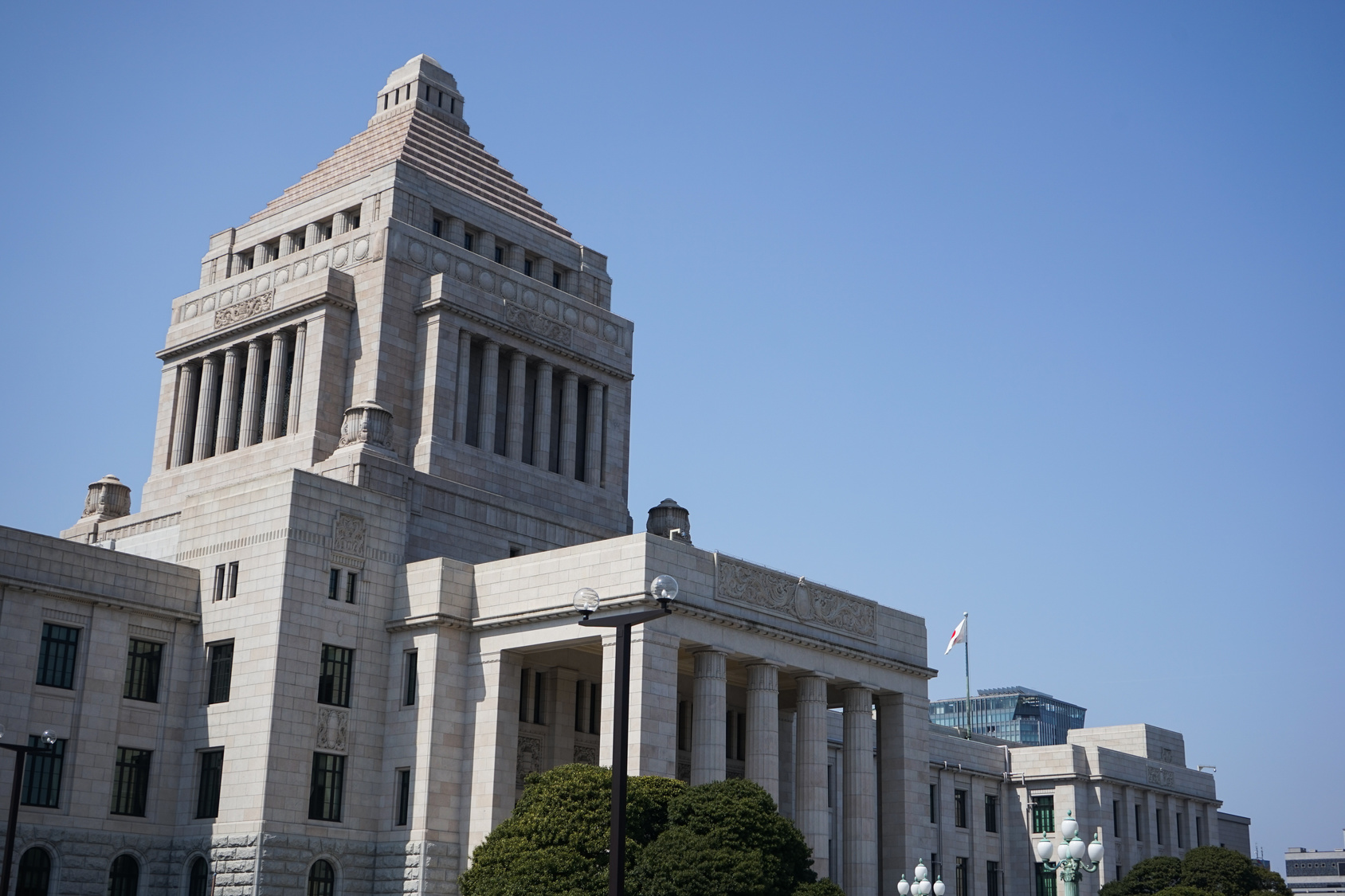 「丁々発止」とは?意味と語源のほか使い方と類語・英語も解説 | TRANS.Biz