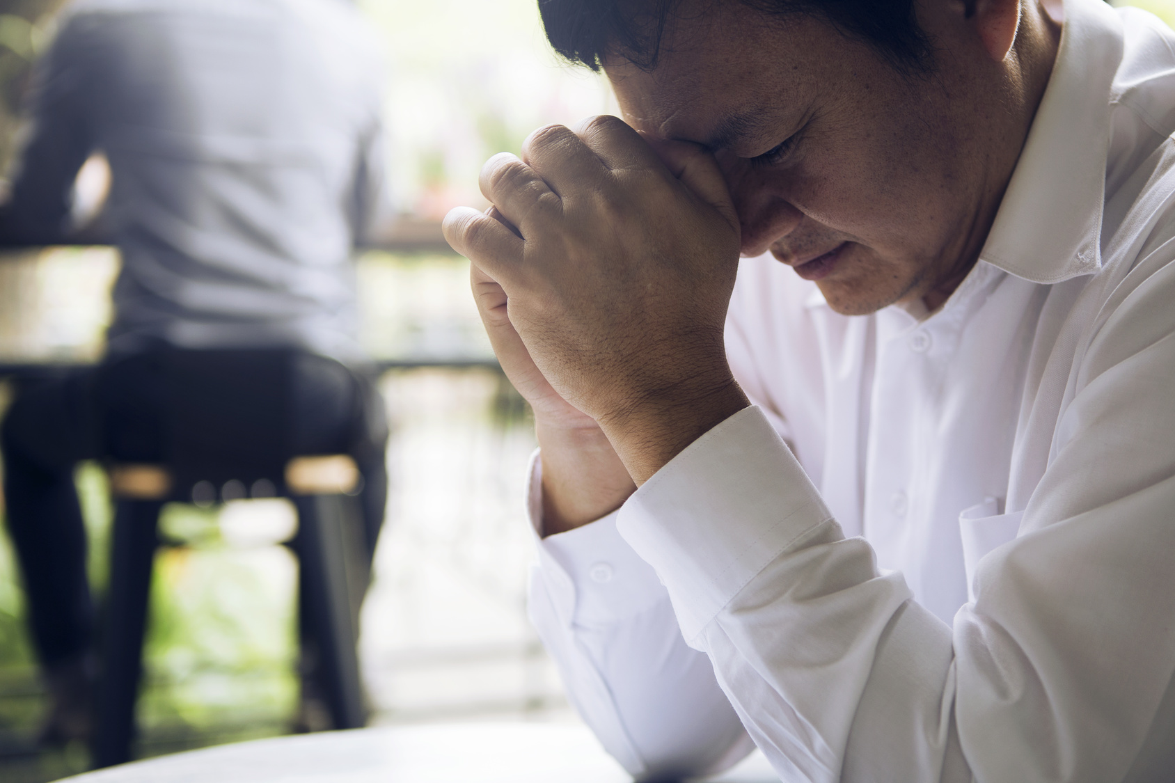 「お祈り申し上げます」の意味とは？ビジネスでの使い方や類語も