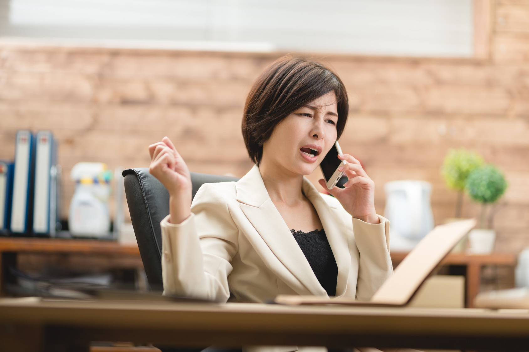 「喜怒哀楽」とは?正しい意味と「喜」と「楽」の違いも解説! 「喜怒哀楽」とは?正しい意味と「喜」と「楽」の違いも解説!