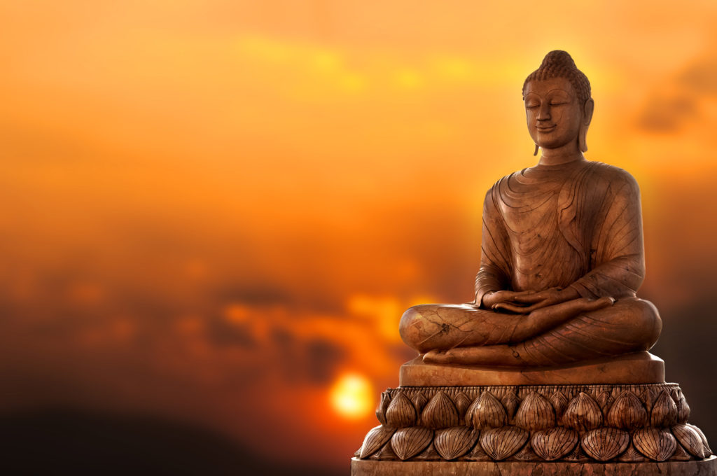 「大乗仏教」とは？菩薩との関係や「上座部仏教」との違いも解説