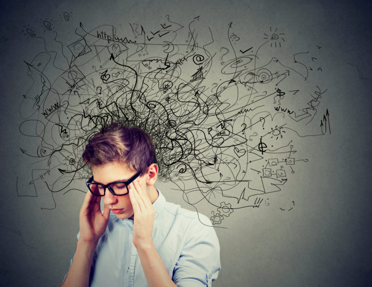 「息が詰まる」とは？意味と使い方を例文で解説！類語・英語も