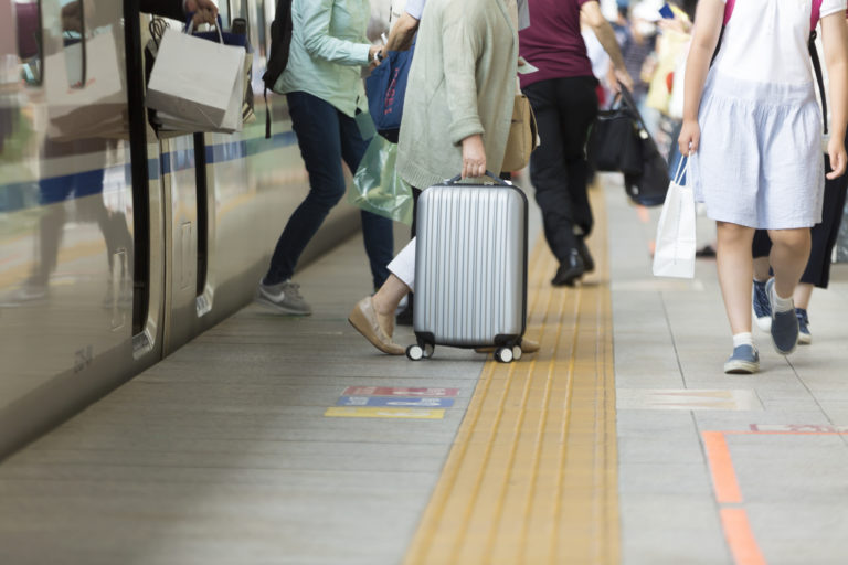 「戻る」の意味とは?使い方や「帰る」との違い・類語と英語も紹介 | TRANS.Biz