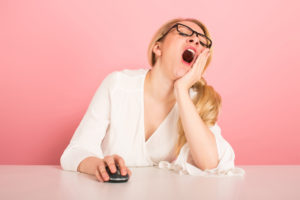 「しがない」の意味と語源とは？使い方や類語・対義語を例文で解説 | TRANS.Biz