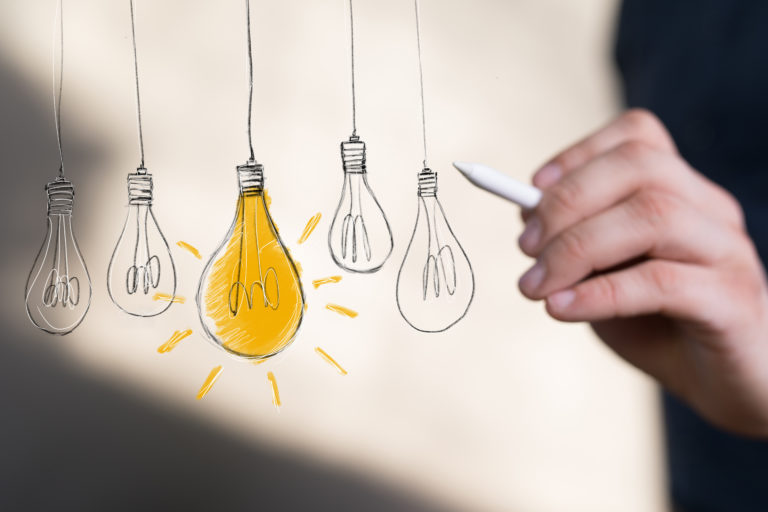 「啓蒙」の意味とは？使い方の例文と類語や「啓蒙思想」も解説