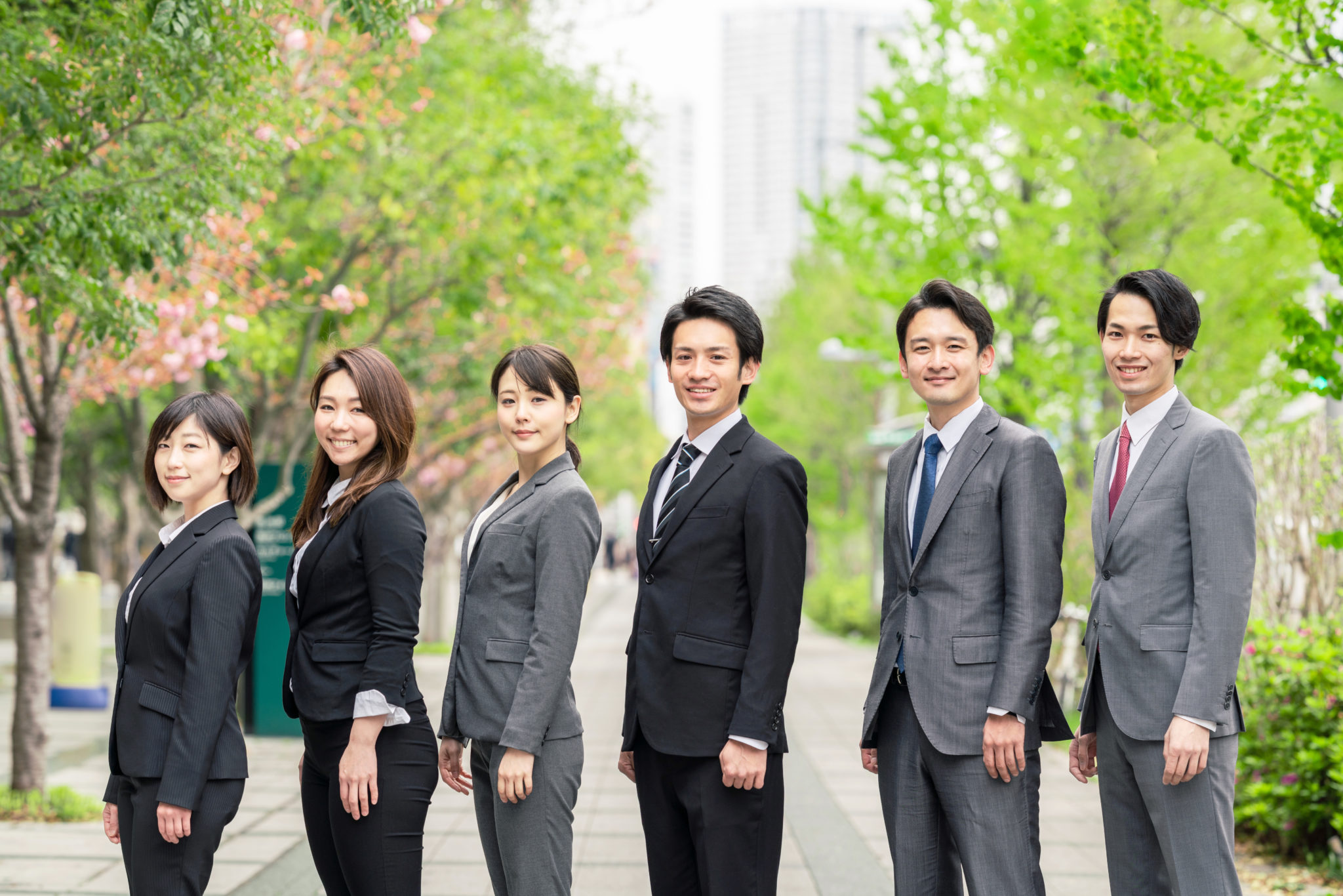 「総合職」と「一般職」の違いは？年収・男女比や専門職との違い