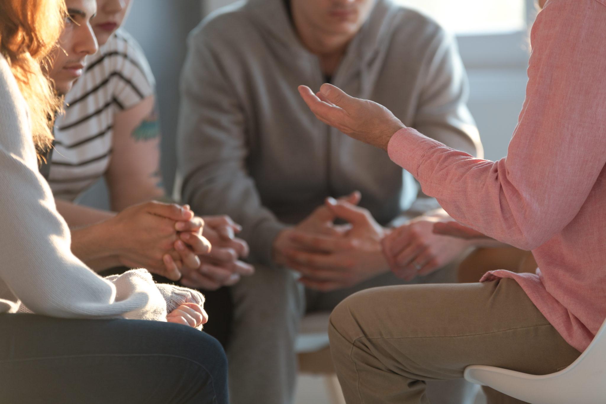 「丁々発止」とは?意味と語源のほか使い方と類語・英語も解説 | TRANS.Biz