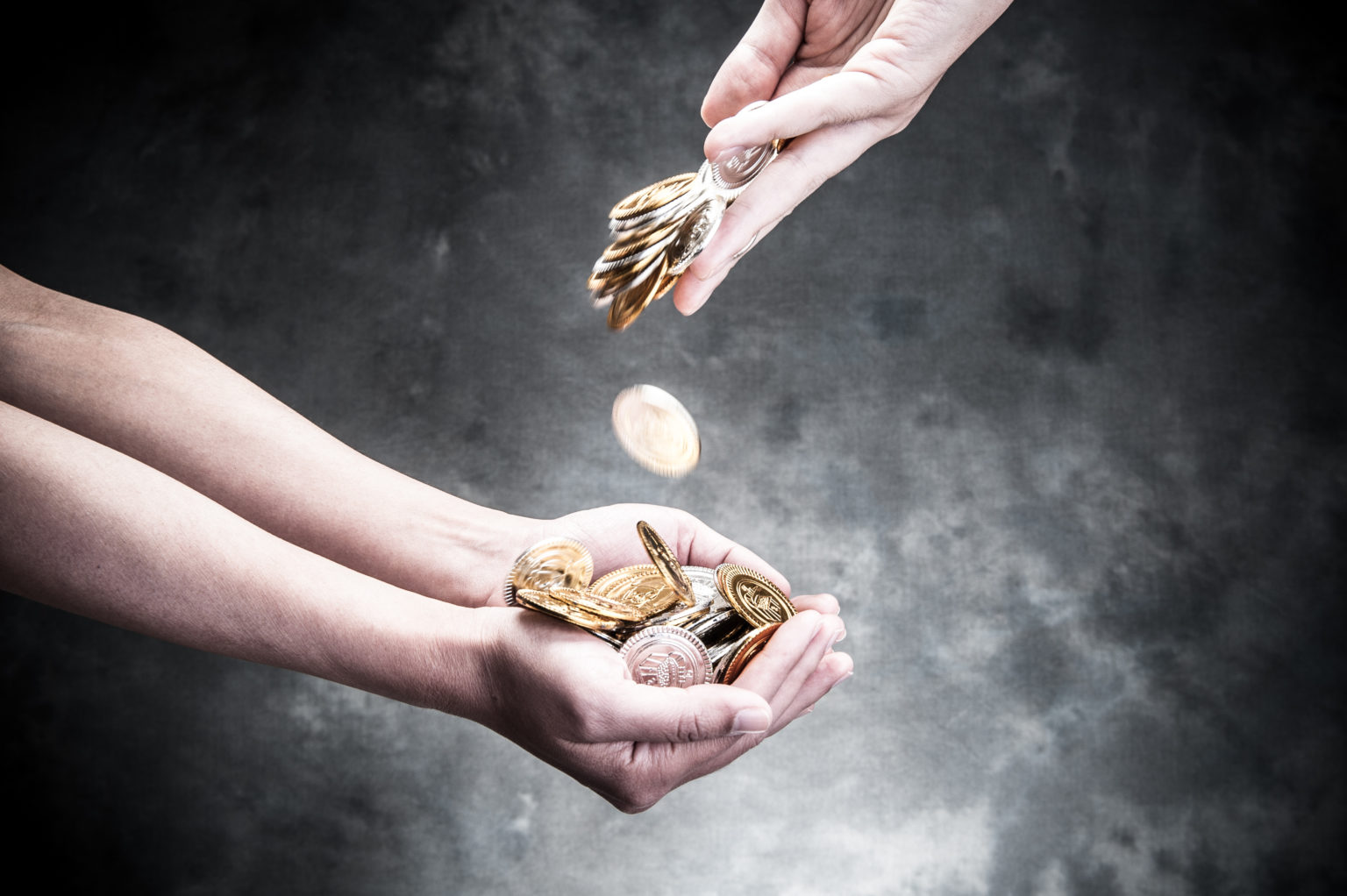 「頂く」と「戴く」の違いとは?お金やビジネスでの使い分けも解説 | TRANS.Biz