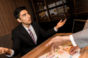 「弁明」の意味とは?「弁解」との使い分けや例文・類語も解説 | TRANS.Biz