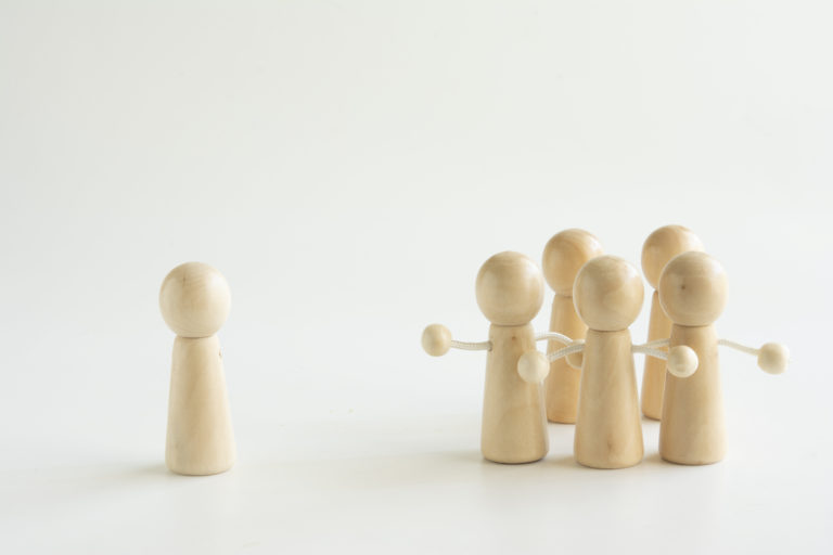 「面々」の意味とは?「顔ぶれ」との違いや例文・類語も解説 | TRANS.Biz