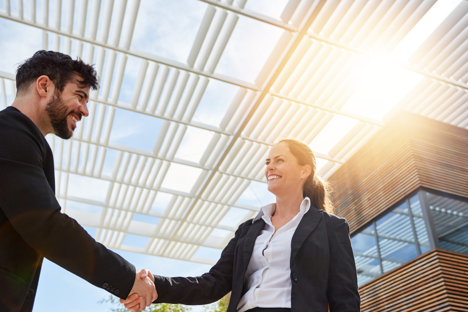 「感謝の念に堪えません」の意味や使い方は？言い換えや例文も紹介