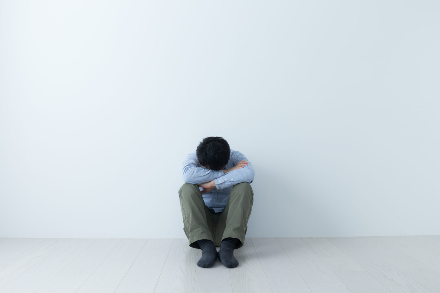 「卑劣」の意味と語源とは?「卑怯」との違いや類語・対義語も解説 | TRANS.Biz