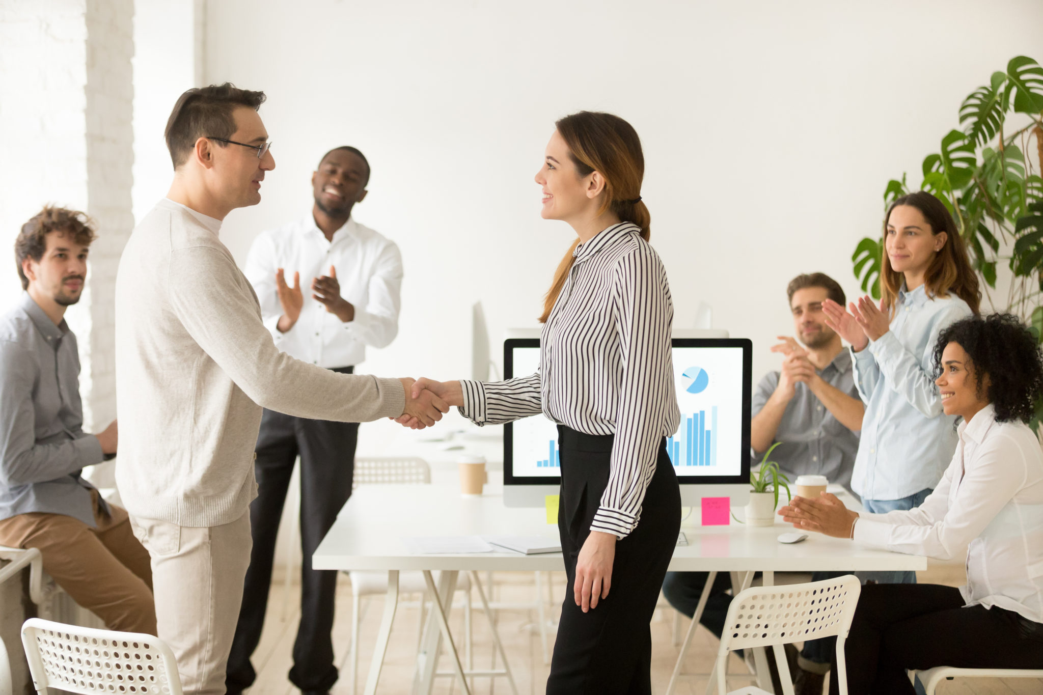 「敬称」の意味と使い方とは?「様」「殿」や役職の具体例・類語も | TRANS.Biz