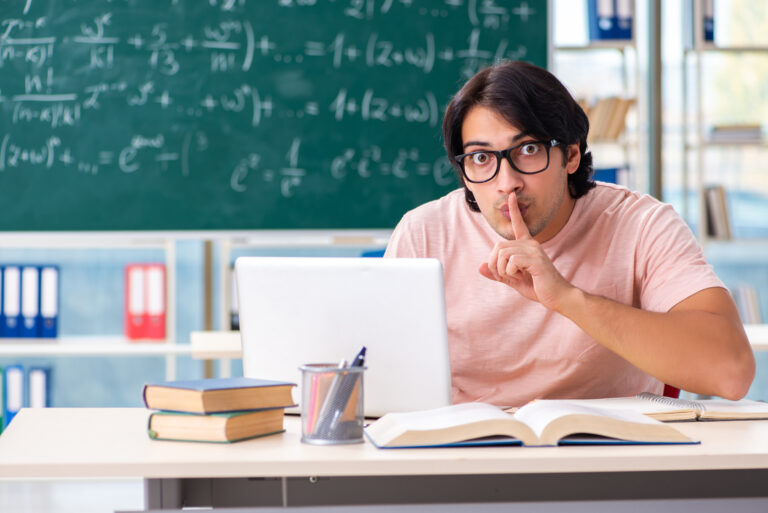 「狡い」の意味や読み方とは?対義語・類語も合わせて紹介! | TRANS.Biz