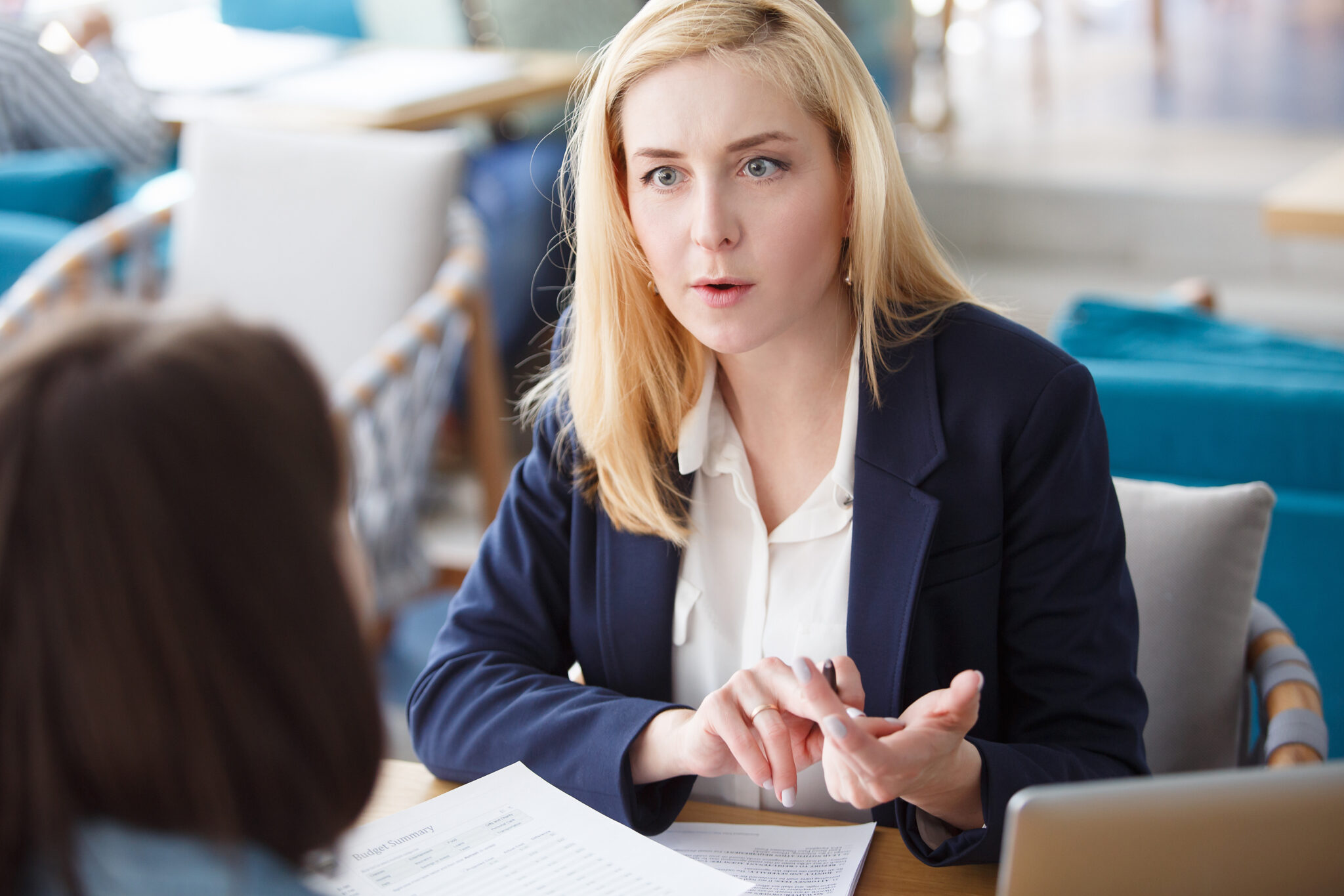 「いかがいたしましょうか」の意味とは？ビジネスで使える文例も | TRANS.Biz