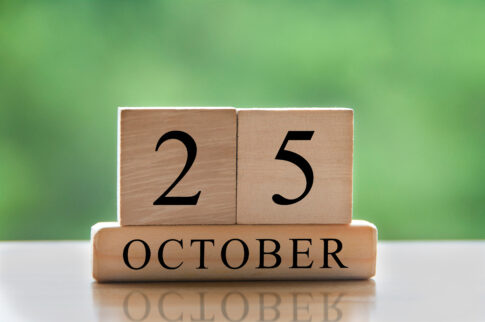 10月25日はなんの日?「島原の乱の日」や国内の出来事と星座も