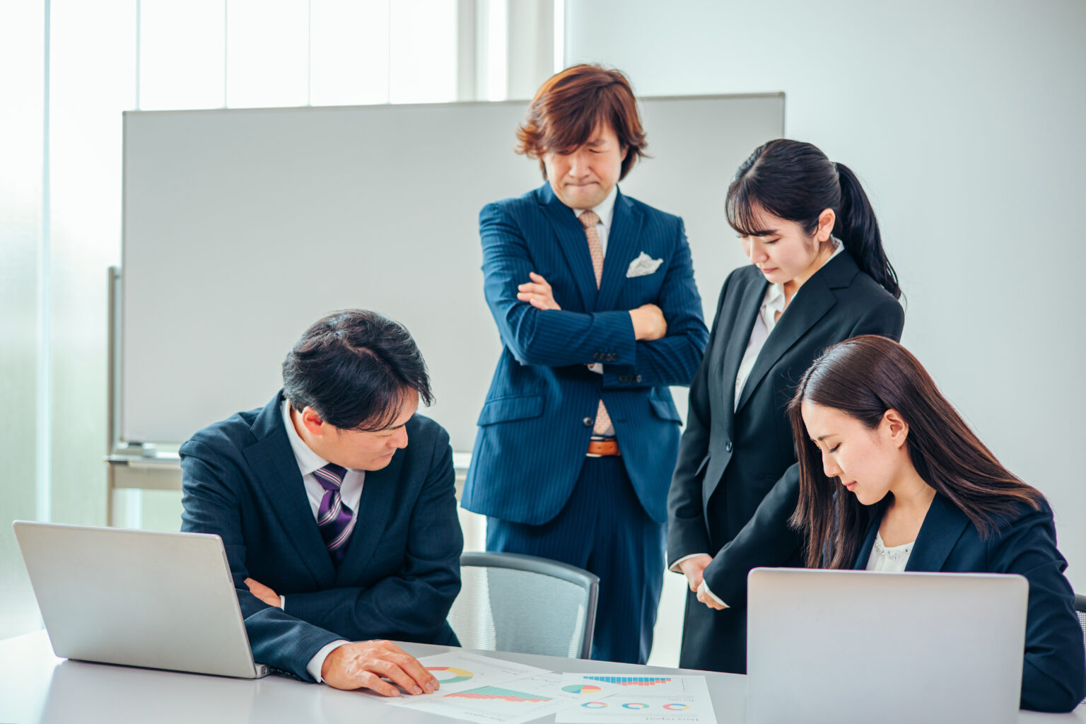 「お手数おかけしますが」の意味や言い換えとは？メールの注意点も | TRANS.Biz