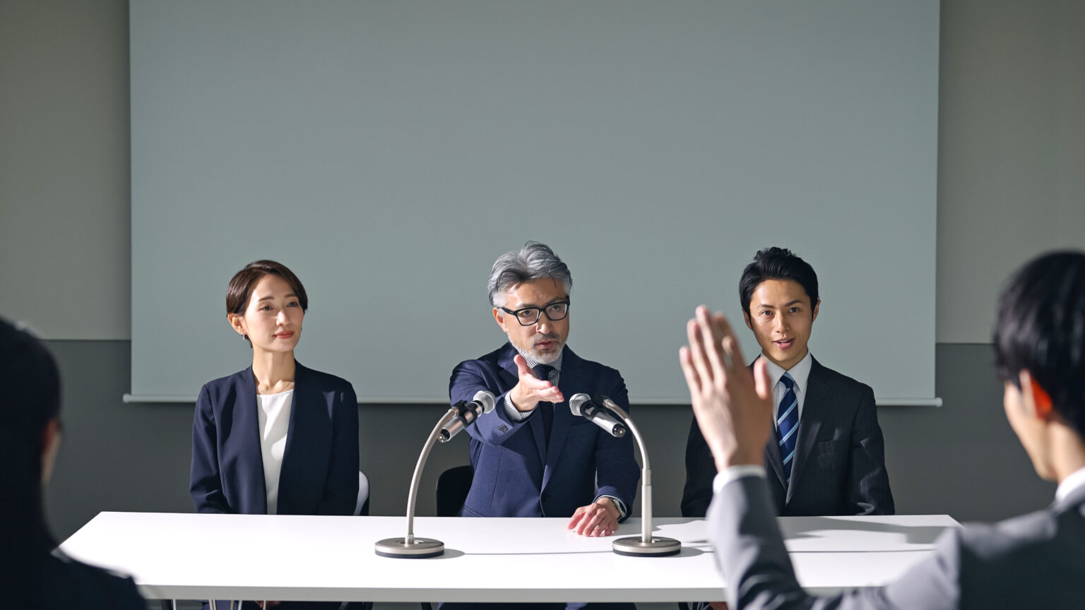 「ディスクロージャー」の意味とは?金融用語や目的・関連語も紹介