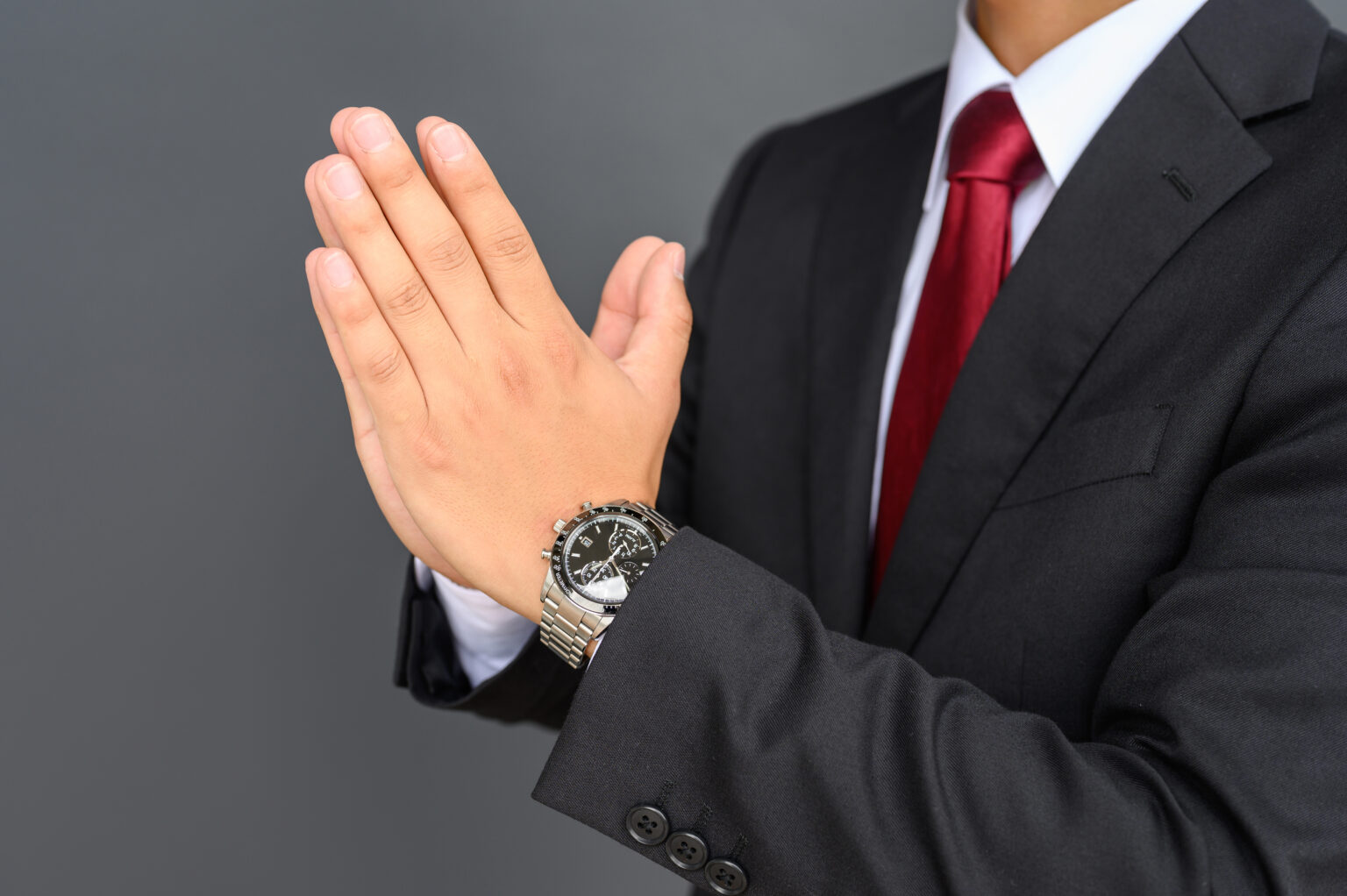 「見送り」の意味とは?ビジネスでの使い方や「中止」との違いも | TRANS.Biz
